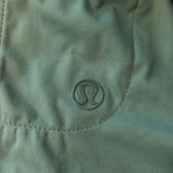 Men’s teal blue, Lululemon shorts, size medium - Picture 3 of 4
